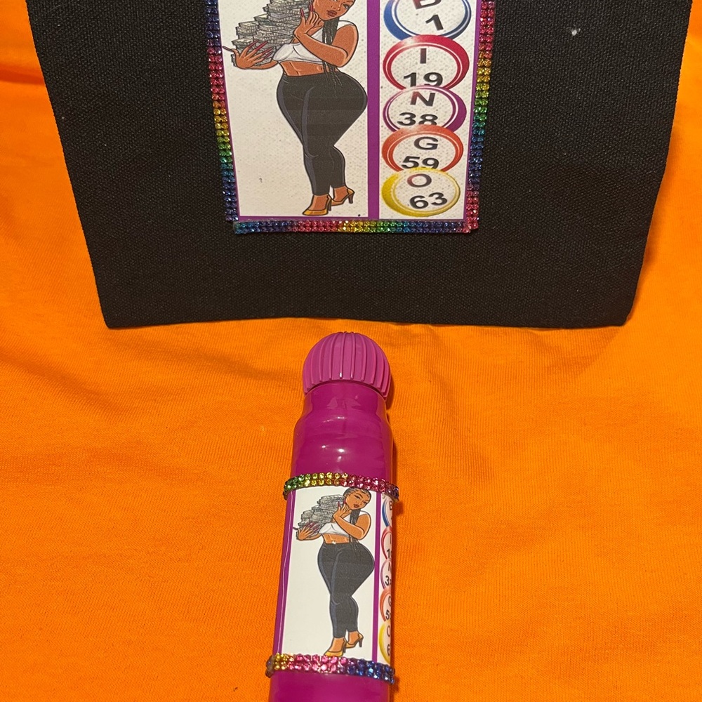 Custom bingo dauber and pouch